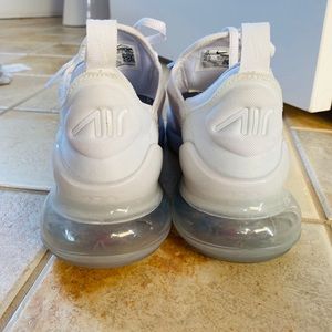 NIKE- Womens Air Max 270